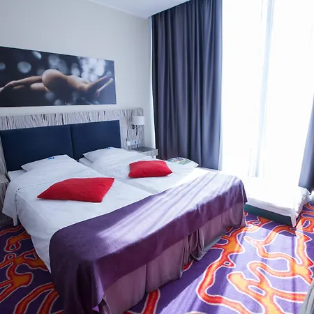 Tallink & Conference Hotell 4*