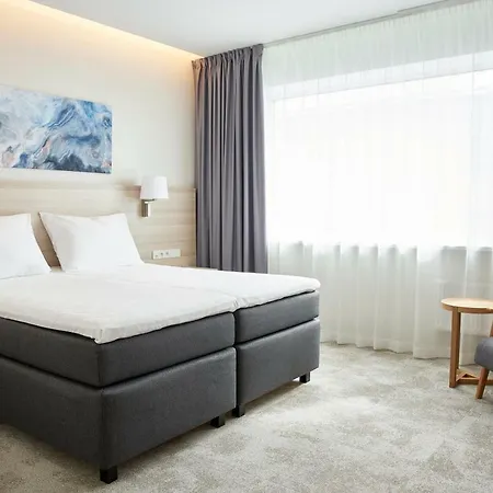 Tallink & Conference מלון 4*