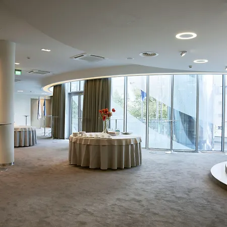 Szálloda Tallink & Conference